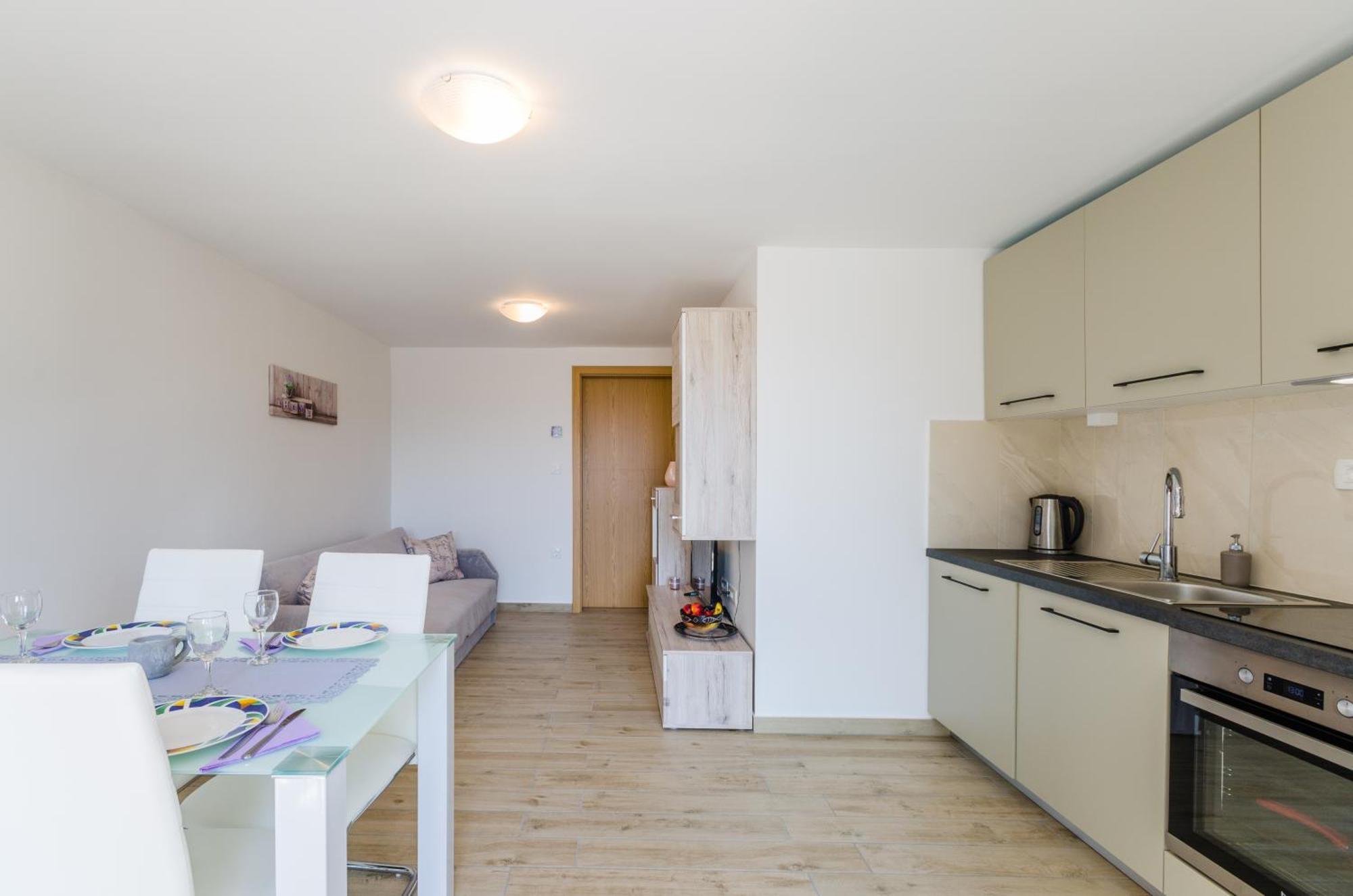 Leng Apartment Dramalj Exterior photo