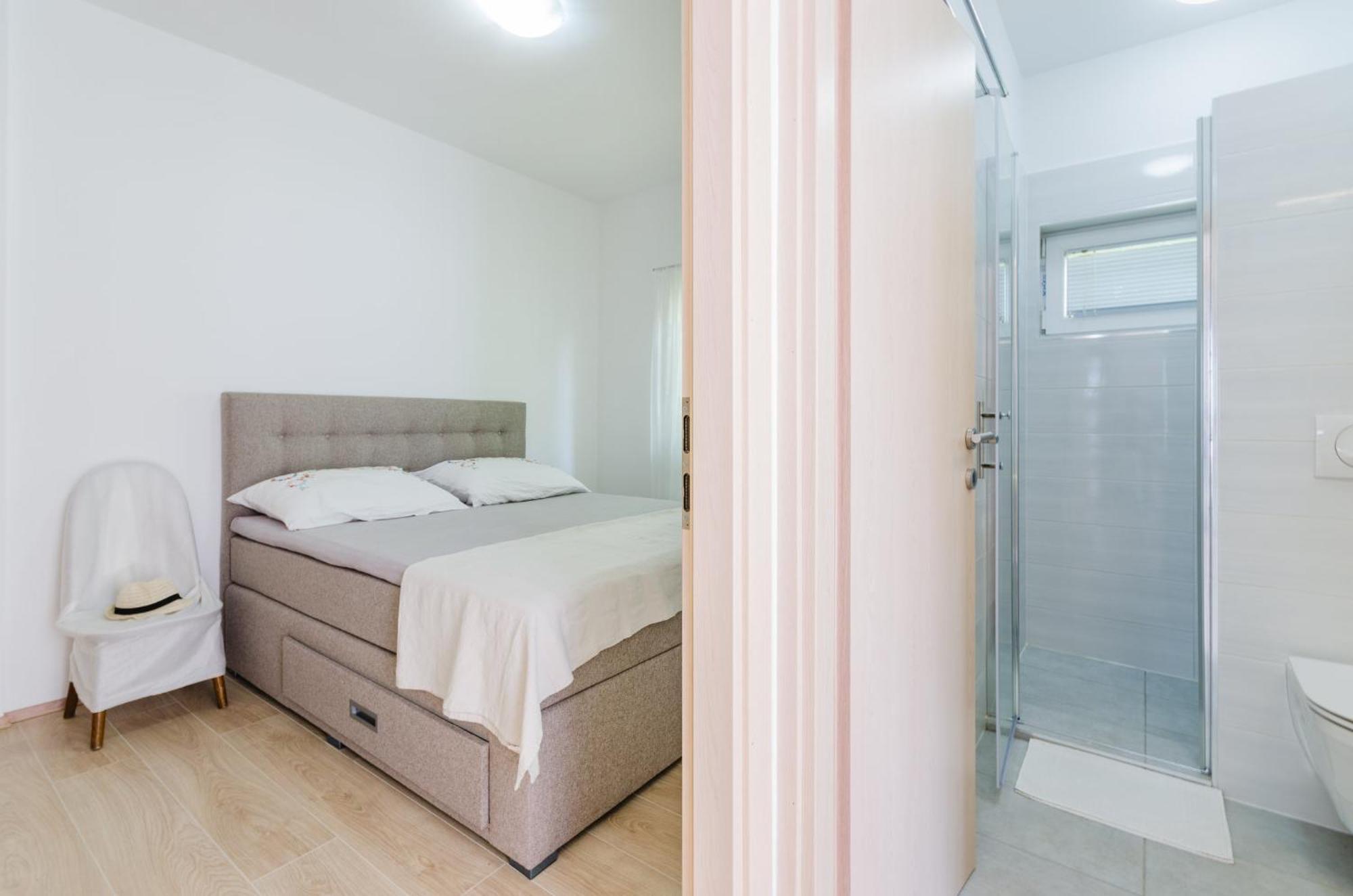 Leng Apartment Dramalj Exterior photo